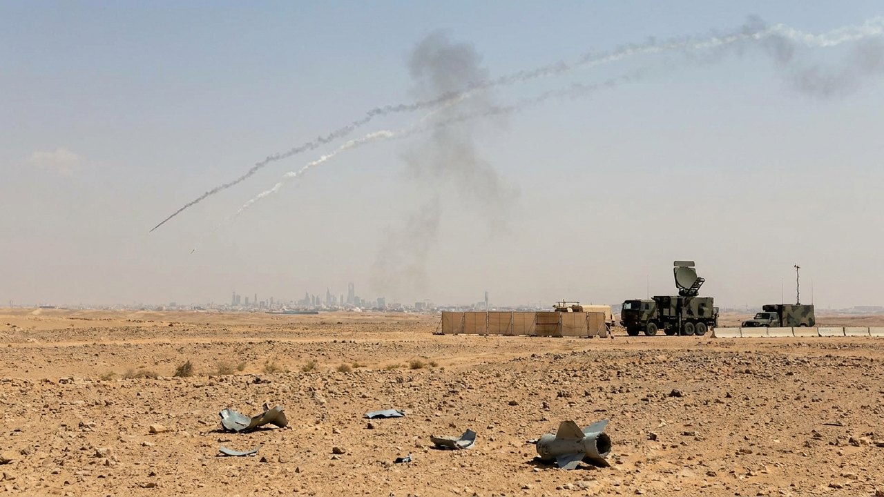 Arábia Saudita intercepta míssil dos Houthis contra Riad