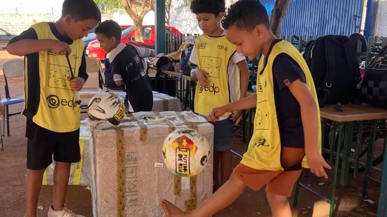 Maceió recebe ação social do Sicredi e Visa para beneficiar crianças por meio do futebol