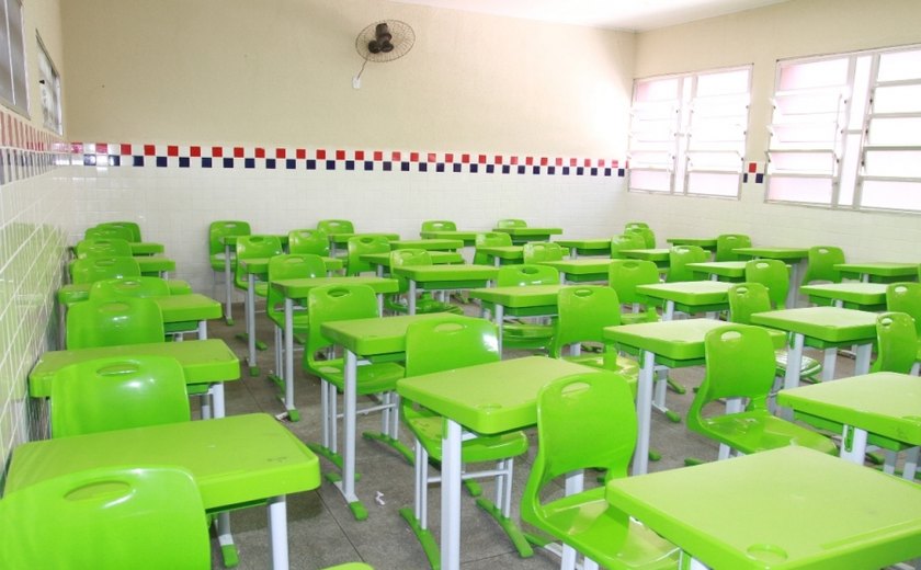 Aulas presenciais nas redes pública e privada estão suspensas até 05 de maio