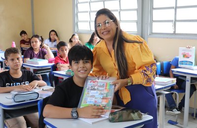 Prefeitura de São José da Laje faz entrega de kits de material escolar para alunos