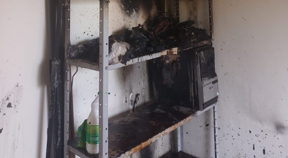 Associação de moradores é incendiada por vândalos em Aracaju; VÍDEO