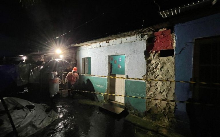 Defesa Civil atende ocorrências e orienta maceioenses durante fortes chuvas