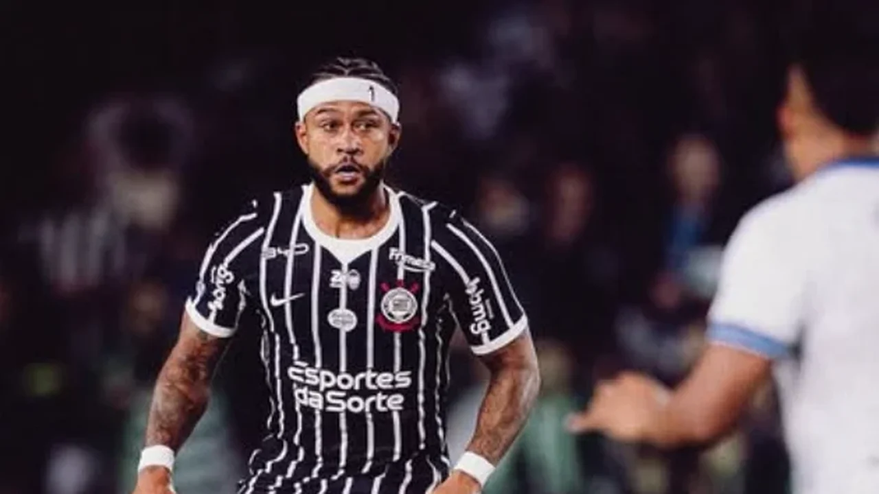 Corinthians sente peso da Libertadores e Memphis isola pênalti na derrota para o Estudiantes