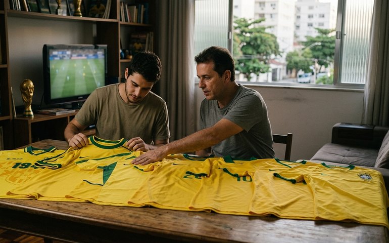 De 1994 até hoje: qual o melhor conjunto de camisas do Brasil em Copas? veja análise do GLOBO e VOTE