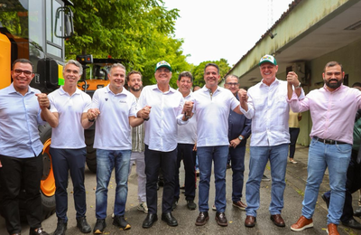 Senador Renan participa da entrega de equipamentos agrícolas a municípios de Alagoas