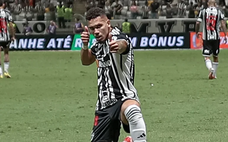 A caminho do Palmeiras, Paulinho se despede do Atlético-MG: 'Gratidão é a palavra'