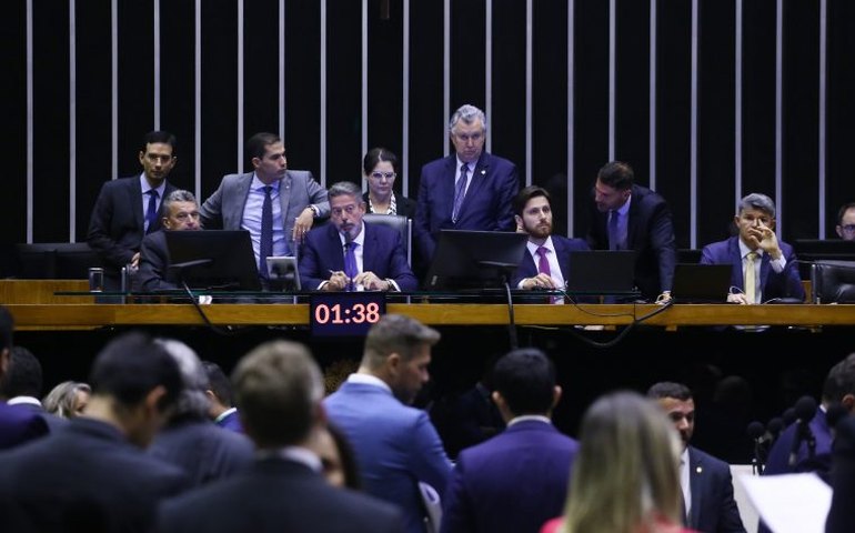 Câmara aprova um destaque ao marco das garantias, encerra votação e texto vai à sanção