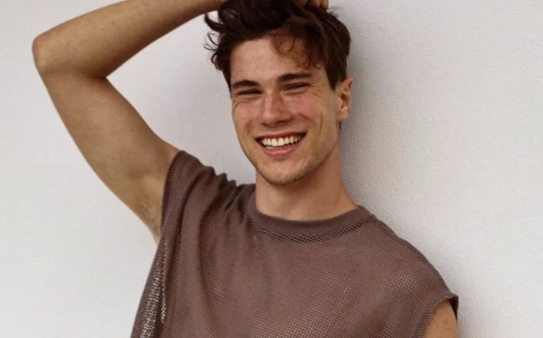 Modelo considerado 'o mais bonito da Itália' abandona carreira para virar padre