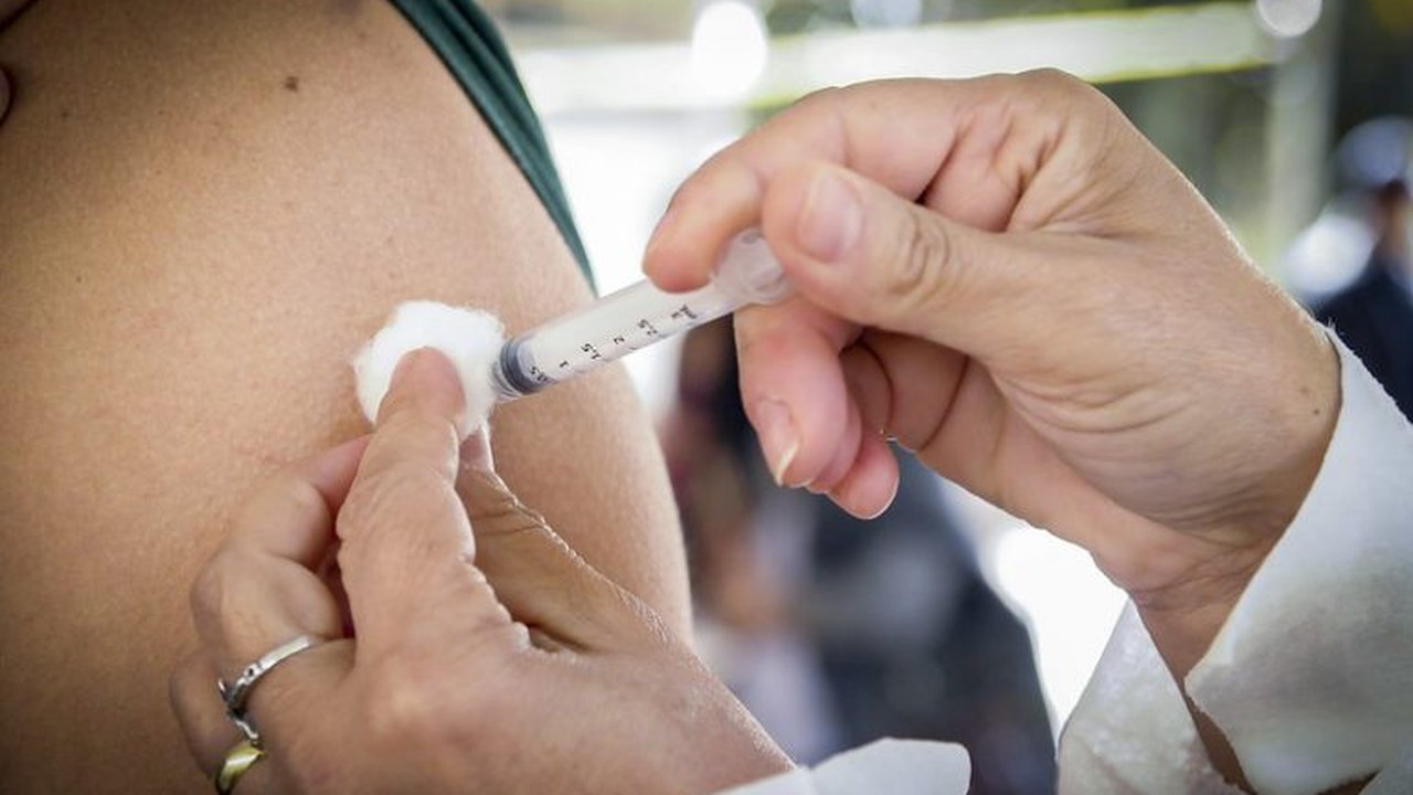 Comissão de Saúde debate ampliação de oferta de vacinas para pessoas com diabetes ou obesidade