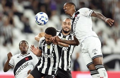 Botafogo domina o Vasco, vence no Nilton Santos e reduz distância para o G-5