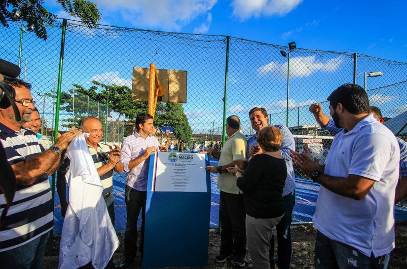 João Sampaio I: Rui inaugura quadra e autoriza obras em creche