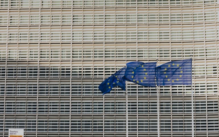 UE não se preocupa com opinião dos pequenos países-membros e os considera províncias, diz analista