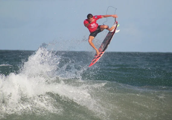 CBSurf Francês Surf Festival 2024 agita Praia do Francês