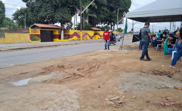 Trabalhadores protestaram nas primeiras horas da manhã desta quinta Trabalhadores protestaram nas primeiras horas da manhã desta quinta