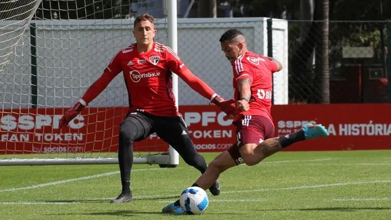 São Paulo faz último treino e deve ter Eder, Patrick e Rafinha na Sul-Americana