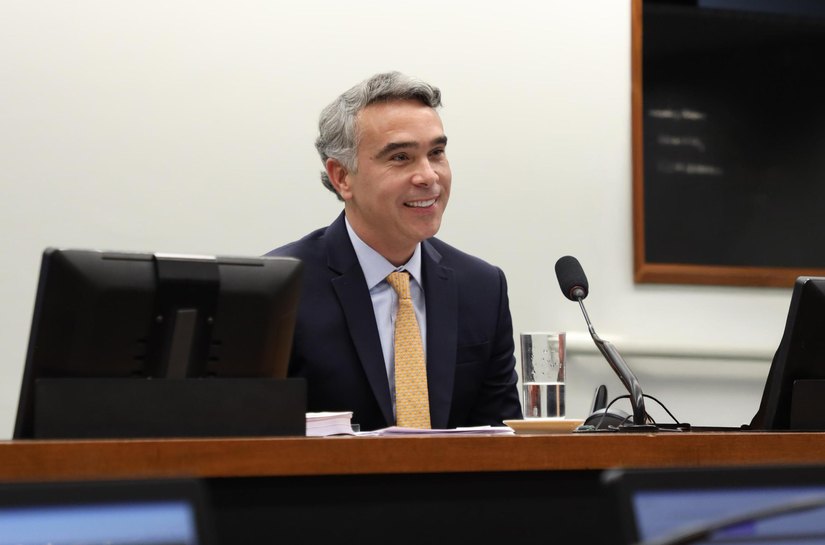 Rafael Brito defende a importância de tratar sobre saúde mental nas escolas