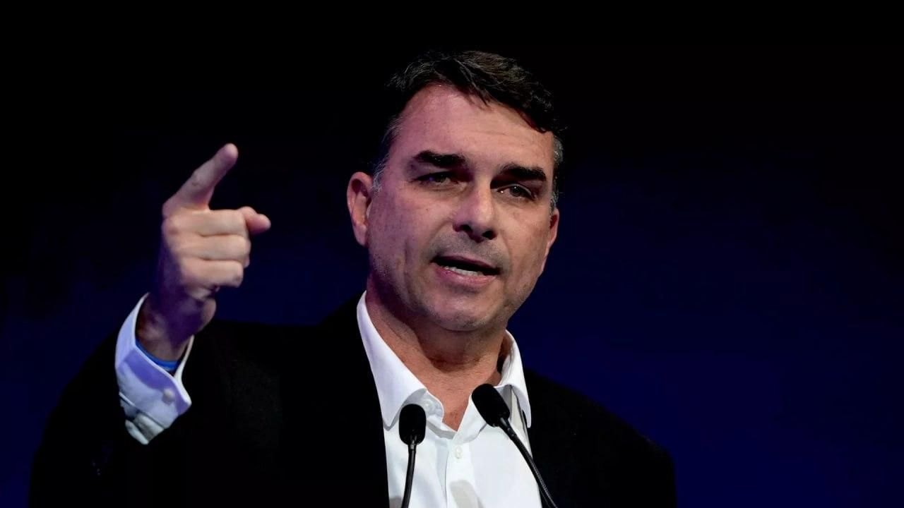 Coaf identifica movimentações financeiras de Flávio Bolsonaro incompatíveis com a renda do senador