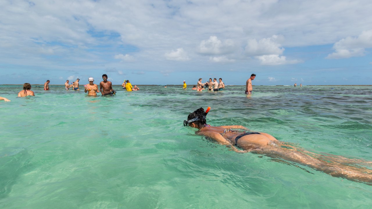 Alagoas estampa capa de revista de bordo da TAP em dezembro