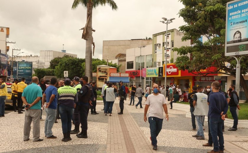 Prefeitura e polícia militar realizam nova ação de combate ao coronavírus no centro de Arapiraca