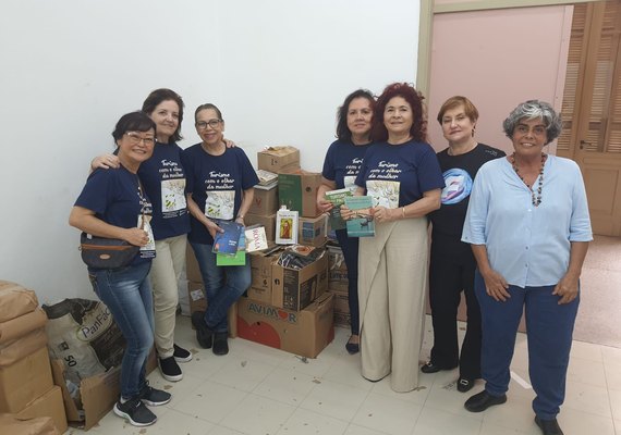 Festuris arrecada 2100 livros para bibliotecas do Estado