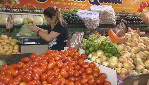 Cesta básica em Aracaju está mais cara, banana foi o item que registrou maior aumento