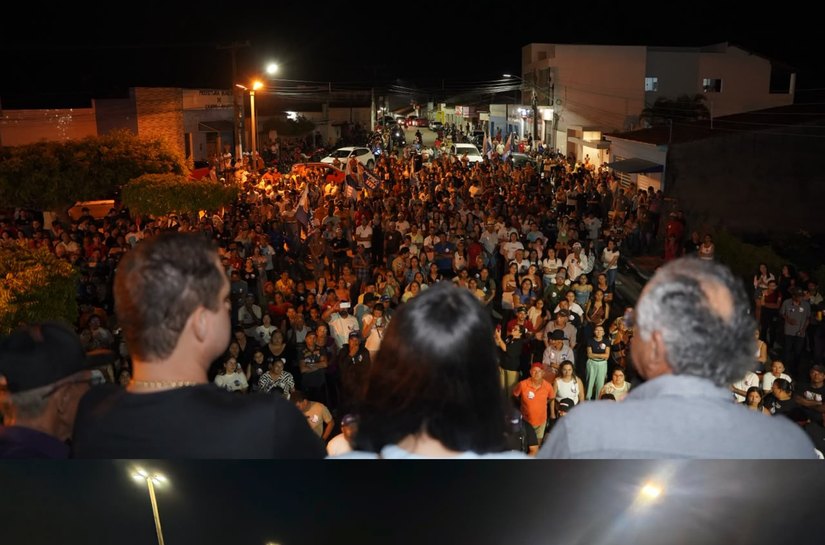 Fernando Pereira reúne multidão em caminhadas por Campo Grande e Olho D’Água Grande