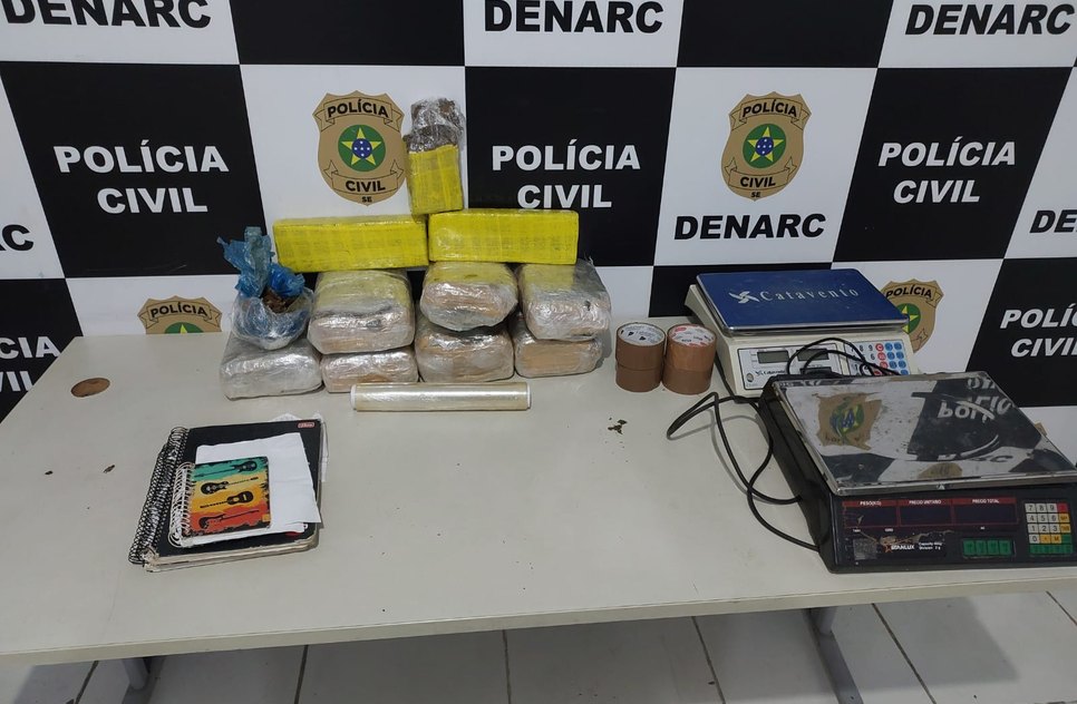 Mulher é presa com 11kg de maconha em Nossa Senhora do Socorro / Foto: Foto: SSP/Divulgação