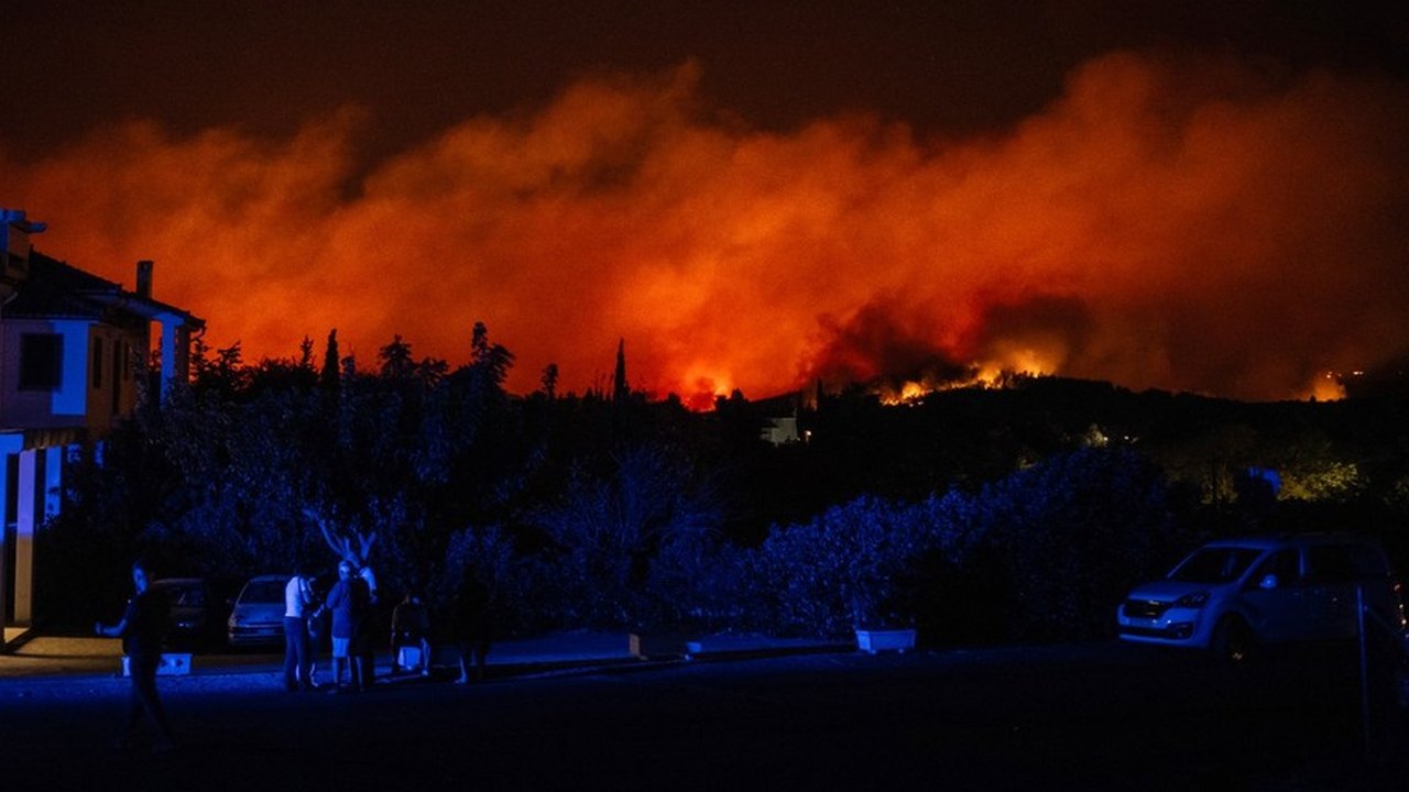 Grécia evacua a histórica cidade de Maratona devido a incêndios florestais