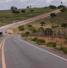 Governador autoriza construção da Estrada do Feijão, que liga Inhapi a Piranhas