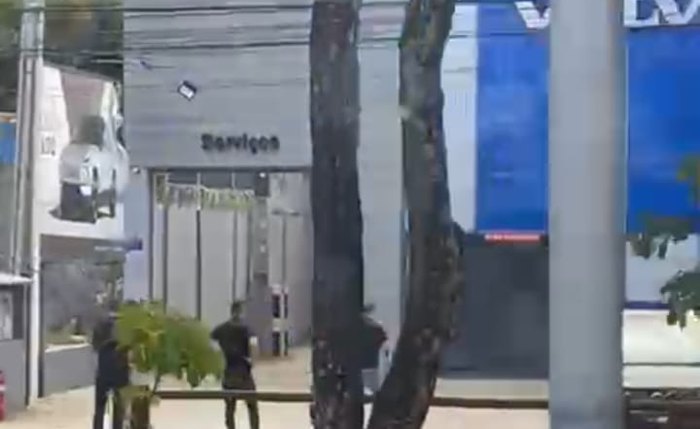 Concessionária Volvo, na Avenida Fernandes Lima, em Maceió