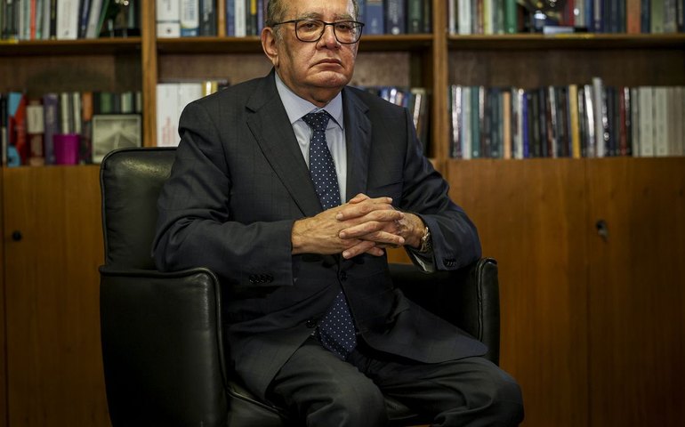 Mendes não se opõe a código de conduta, mas defende debate interno no STF