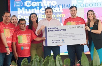 Alexandre Ayres garante R$ 2 milhões em emendas parlamentares para tratamento de autistas