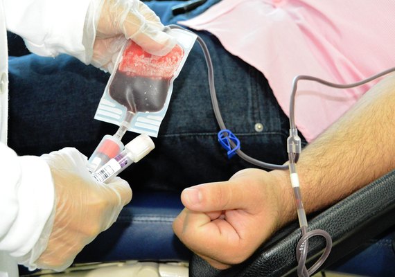 Hemoal realiza ações itinerantes para coleta de sangue e cadastro para doação de medula óssea