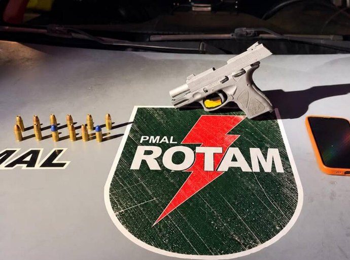 PM apreende armas de fogo, drogas e materiais ilícitos em Maceió