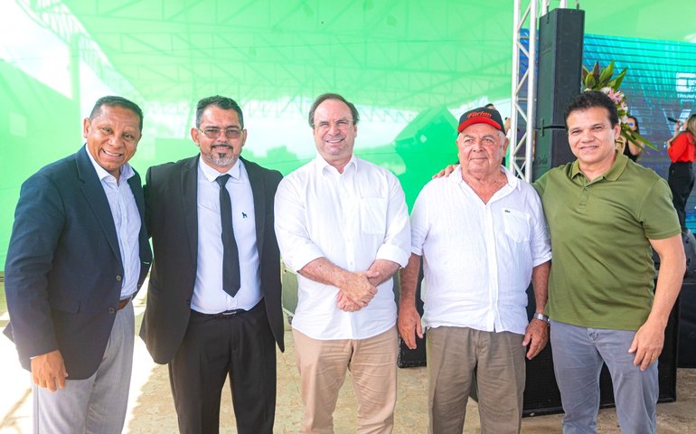 Prefeito Luciano participa de manhã de agradecimento e fé na Triunfo Pedras