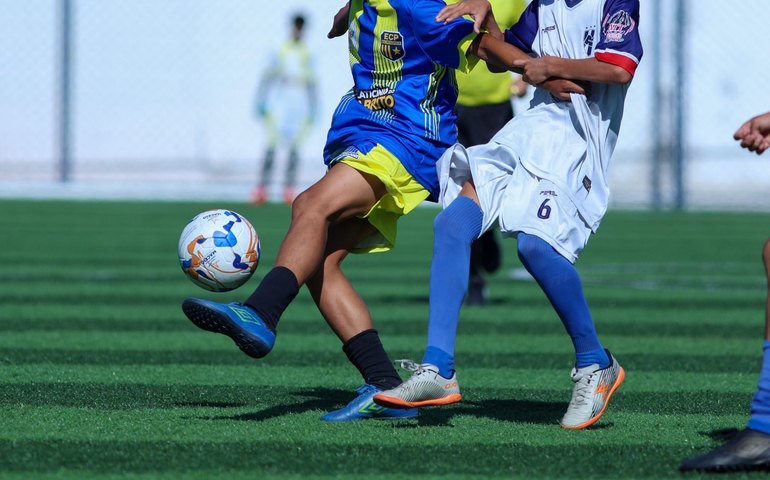 Nas areninhas, crianças e adolescentes dão os primeiros passos rumo ao sonho