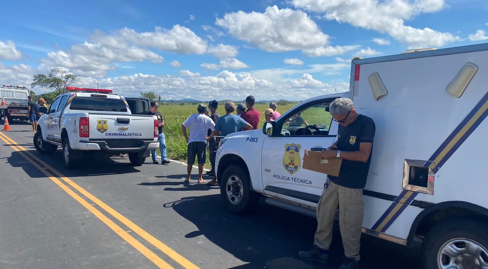 Motorista mata dois pedestres atropelados e foge sem prestar socorro em Macambira