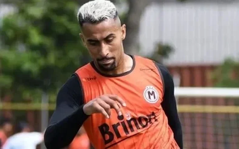 CSA acelera reformulação e encaminha acerto com atacante Matheus Sacramento