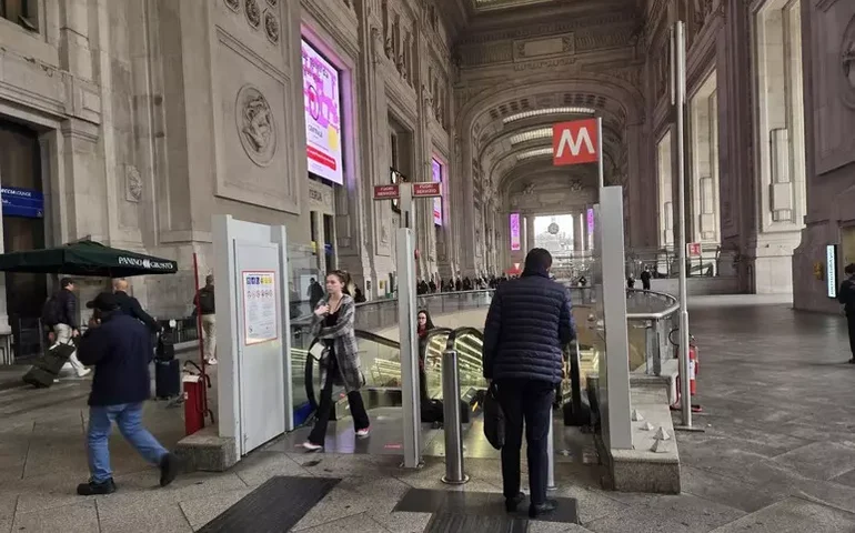 Brasileiro é preso na Itália por agredir fiscal de metrô com martelo e socos