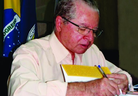 Escritor lança em Palmeira dos Índios romance “A virgem do Alto dos Bodes”