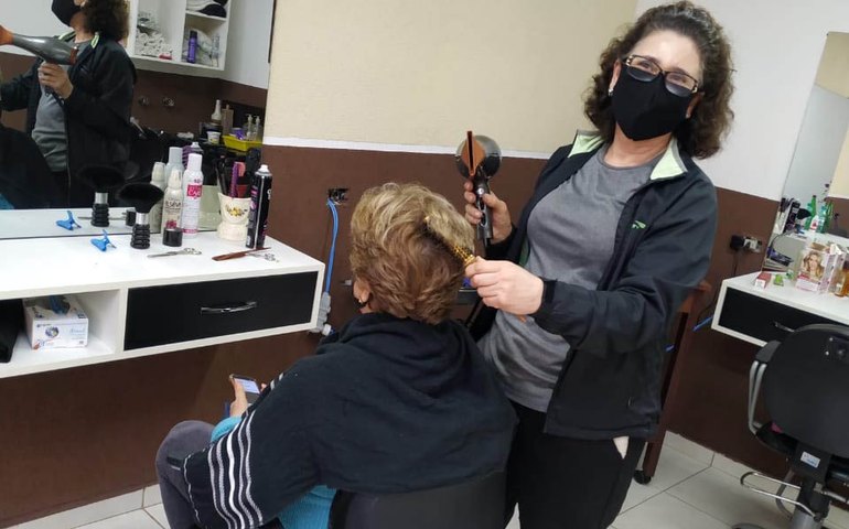 Setor de serviços fecha o 1º trimestre com alta de quase 5%