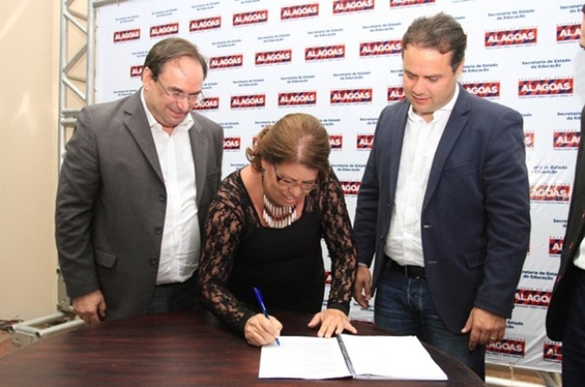 Diretores comemoram promulgação de lei que valoriza função