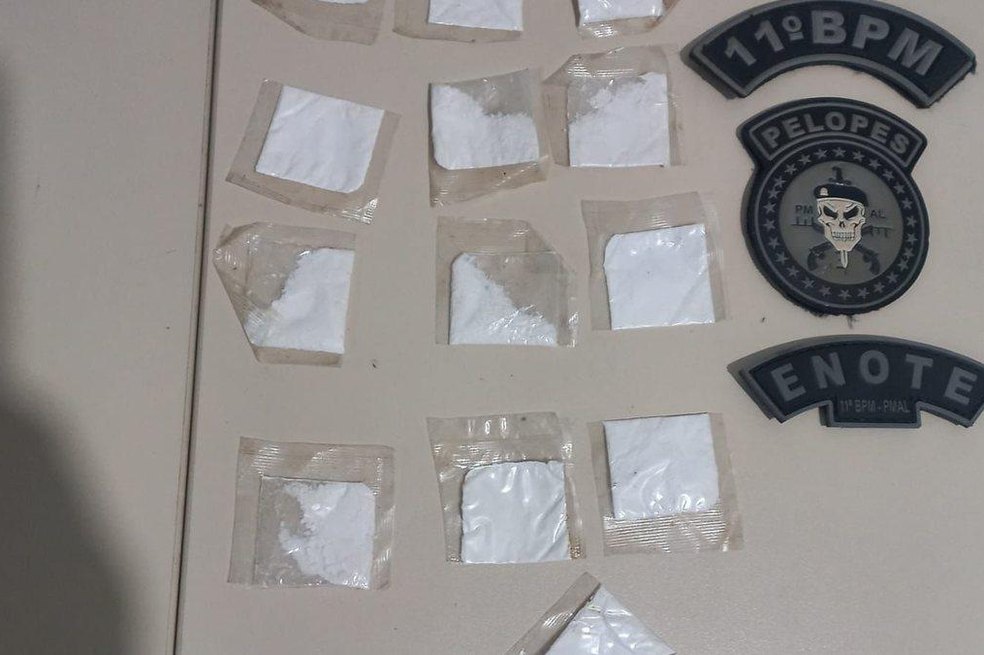 Dupla é detida com cocaína após perseguição da PM em Penedo