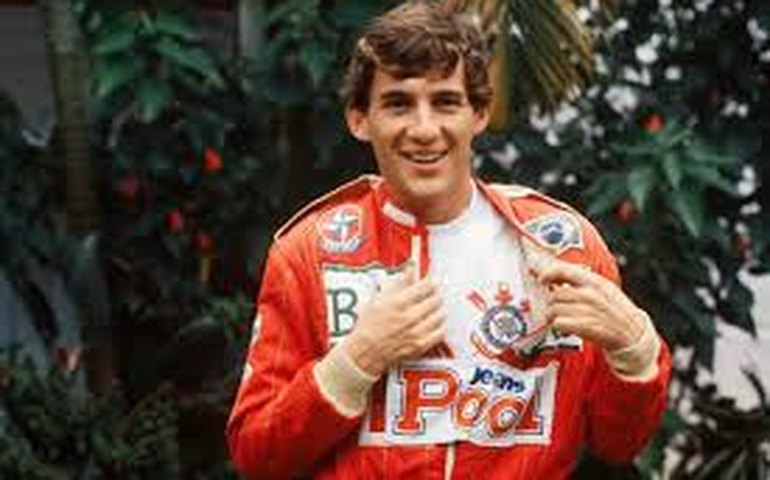 Senna é celebrado por Corinthians, seu time de coração, e pelos adversários