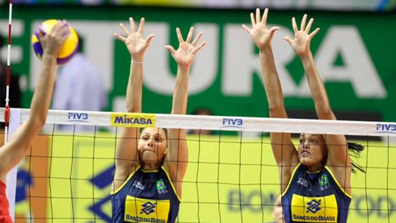 Crianças das bases comunitárias assistem treino da seleção brasileira de vôlei