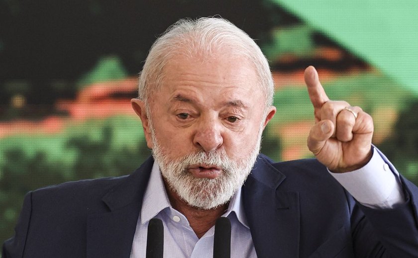 Lula telefona para Xi Jinping e conversam sobre ampliação de comércio