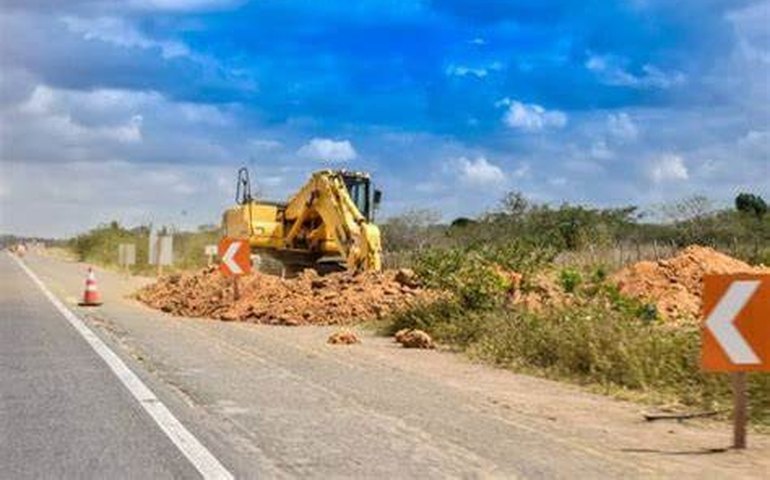 Renan Filho assina nesta sexta início da revitalização da BR-316, entre Carié e Inajá