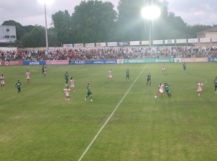 Coruripe empata com o Penedense e se mantém na zona de classificação do Alagoano