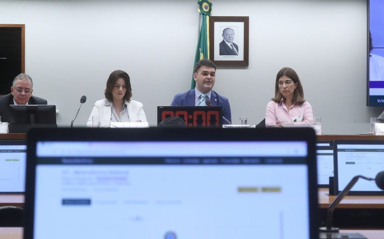 Especialistas sugerem prazo maior para registro de candidaturas em minirreforma eleitoral