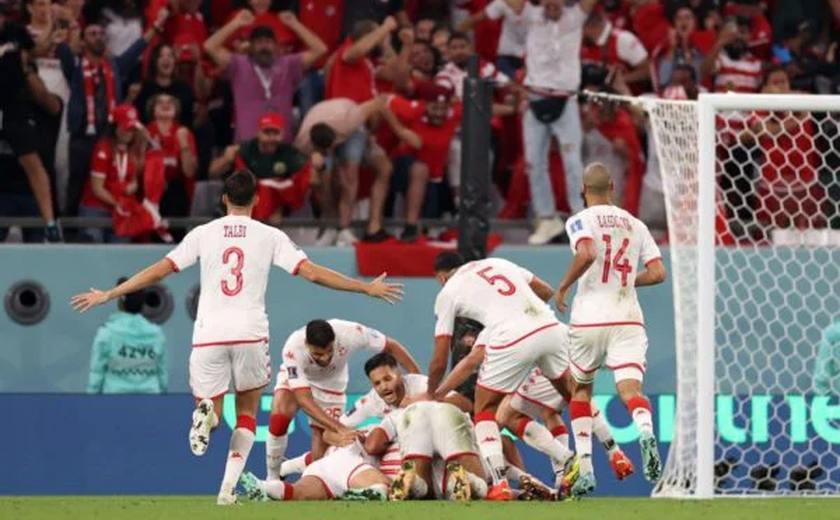 Tunísia supera França, mas fica de fora das oitavas da Copa do Mundo